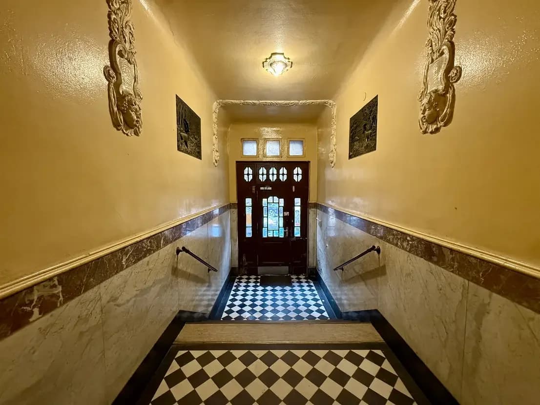 propertyImage