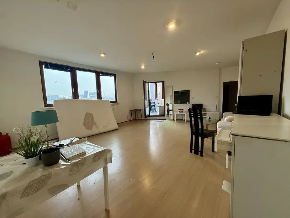 propertyImage