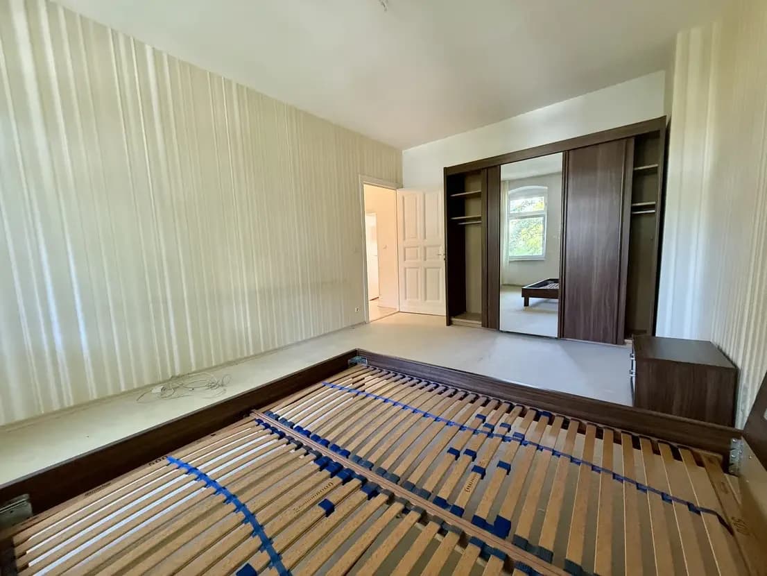 propertyImage