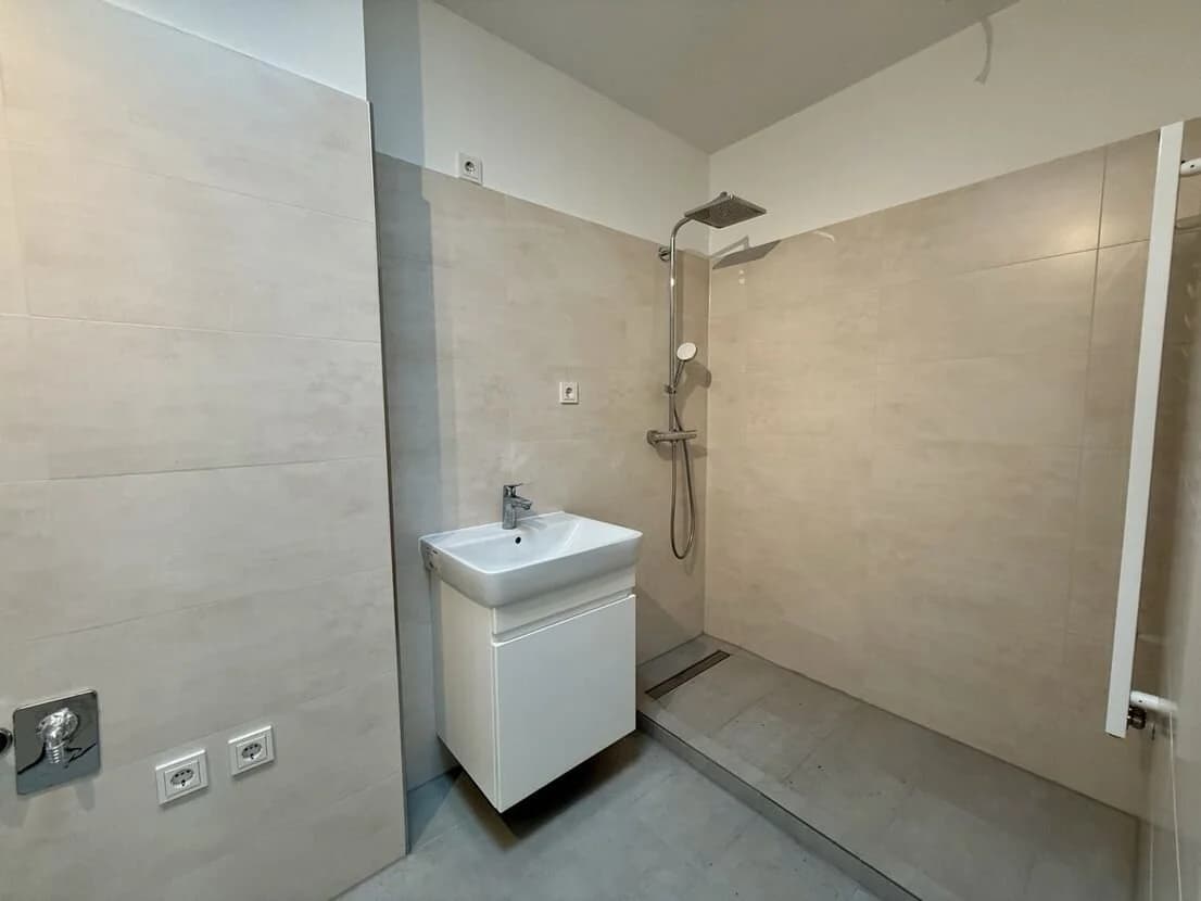 propertyImage