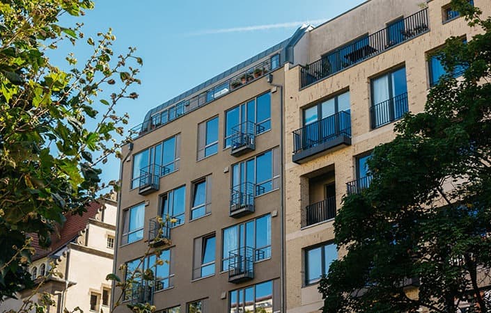 Selling real estate in times of crisis